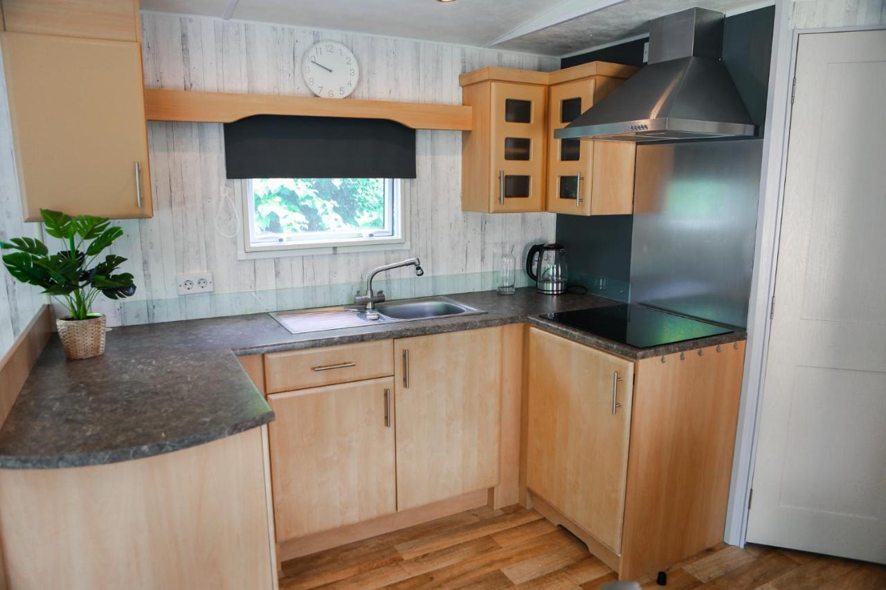 Chalet Op 5* Camping De Paardekreek Kortgene Esterno foto