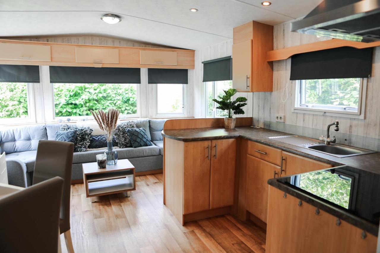 Chalet Op 5* Camping De Paardekreek Kortgene Esterno foto