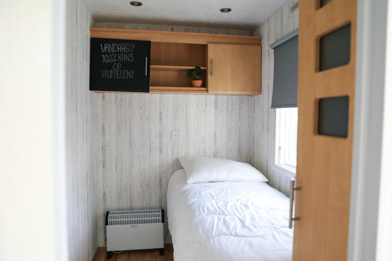 Chalet Op 5* Camping De Paardekreek Kortgene Esterno foto