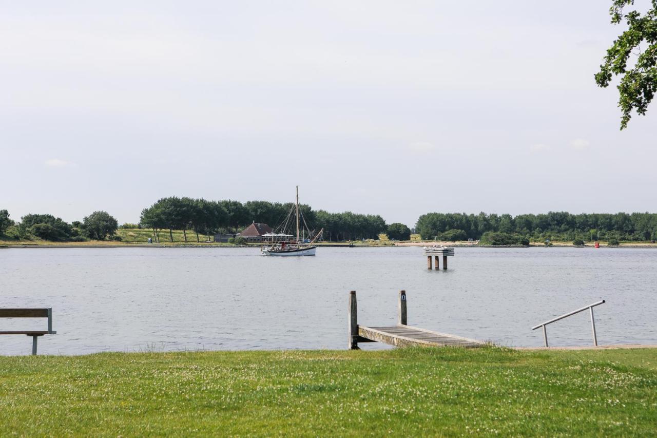 Chalet Op 5* Camping De Paardekreek Kortgene Esterno foto