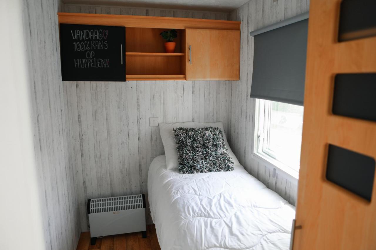 Chalet Op 5* Camping De Paardekreek Kortgene Esterno foto