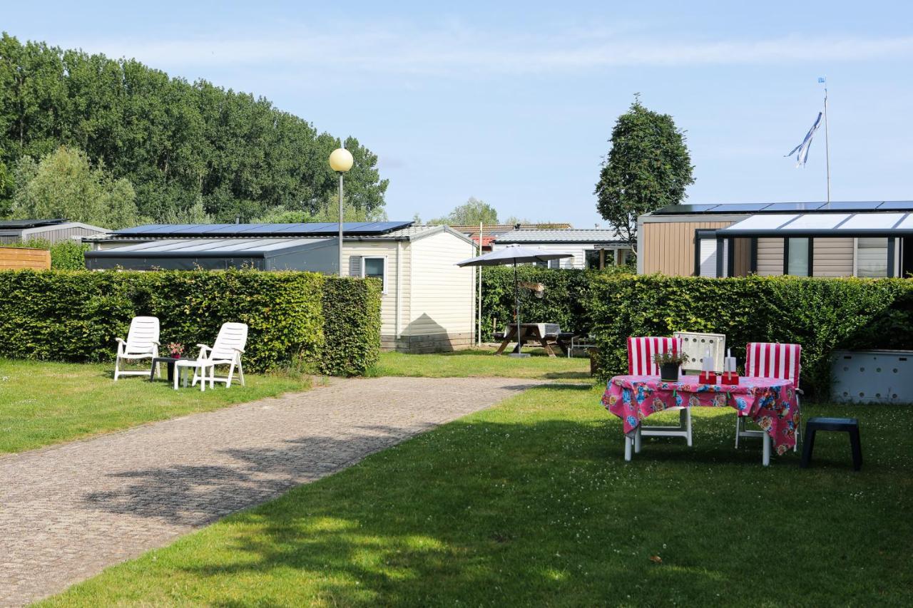 Chalet Op 5* Camping De Paardekreek Kortgene Esterno foto