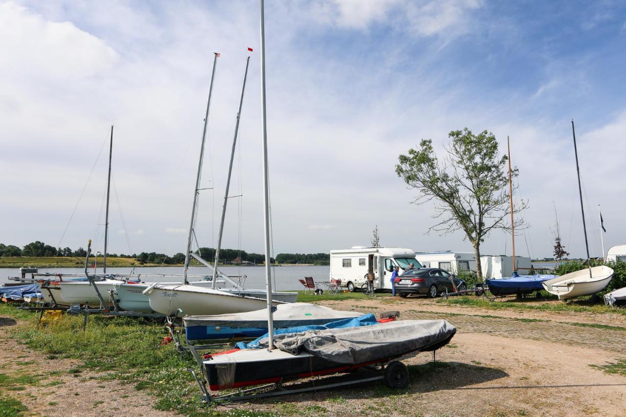 Chalet Op 5* Camping De Paardekreek Kortgene Esterno foto