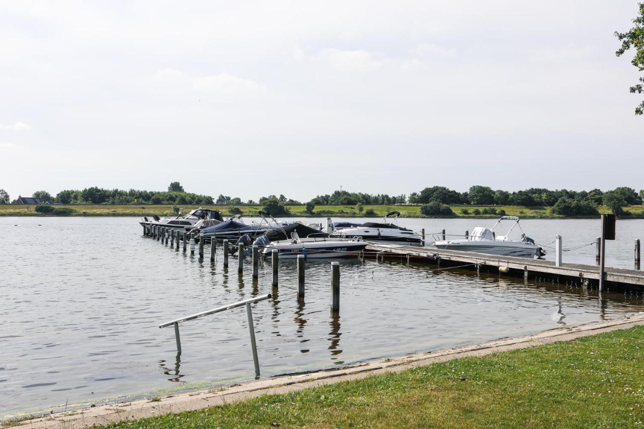 Chalet Op 5* Camping De Paardekreek Kortgene Esterno foto
