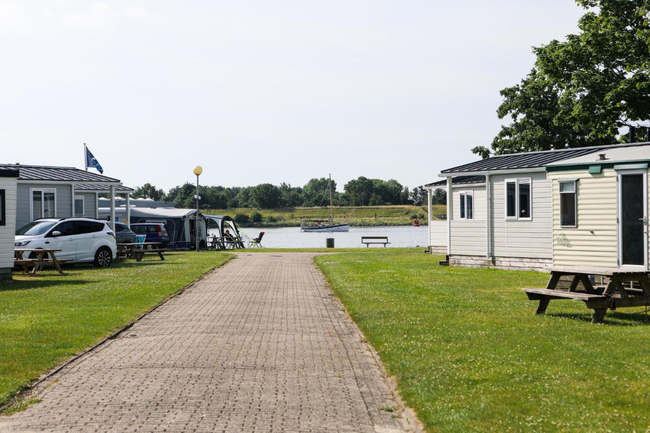 Chalet Op 5* Camping De Paardekreek Kortgene Esterno foto